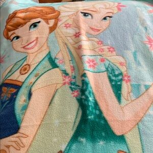 Disney Frozen Blue and White Blanket